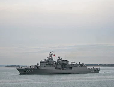 Συνεχίζει η τουρκική προκλητικότητα: Η φρεγάτα Barbaros βρίσκεται ανατολικά των Οινουσσών